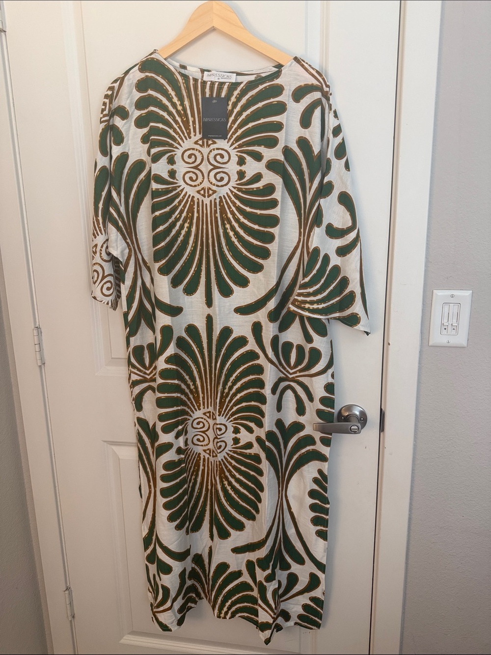 Impressions Green and Cream Botanical Robe